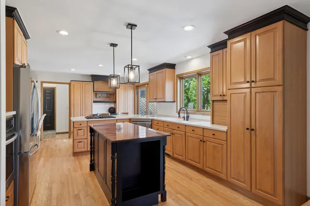 $1,100,000 | 6185 Partridge Court, White Bear Lake, MN 55110