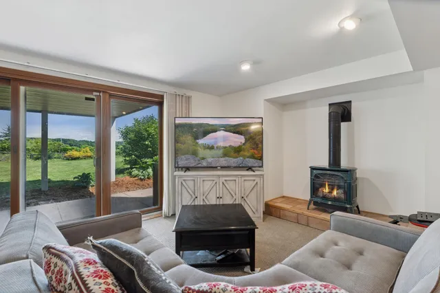 $1,100,000 | 6185 Partridge Court, White Bear Lake, MN 55110