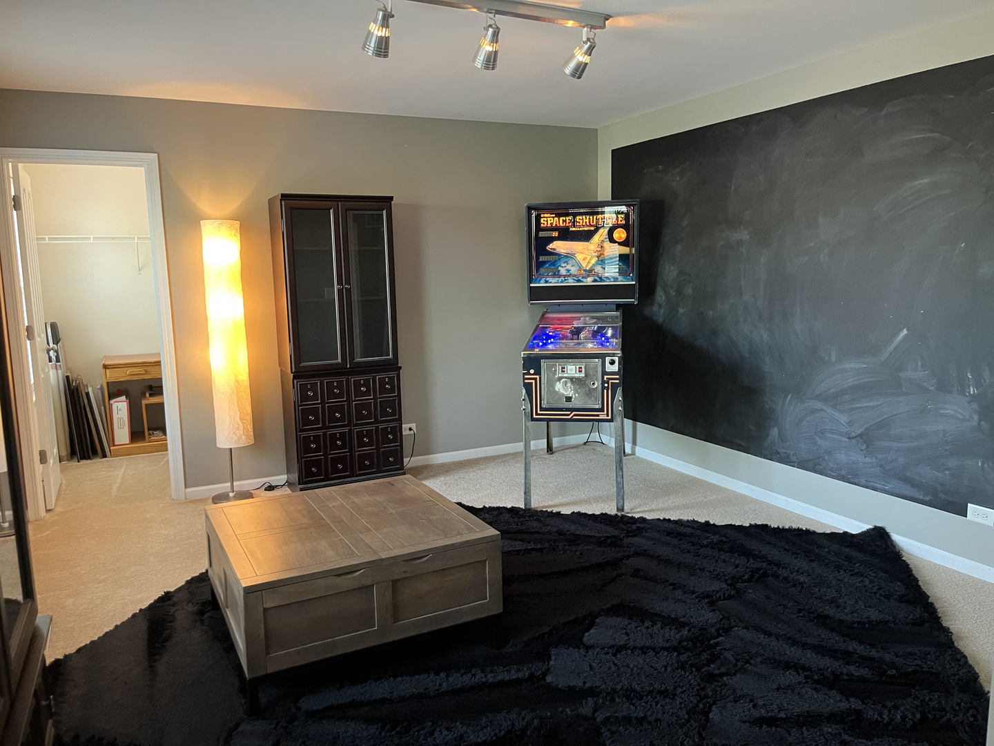 12922 Grande Poplar Circle Plainfield, IL 60585 - Photo 35 of 47 a living room with furniture