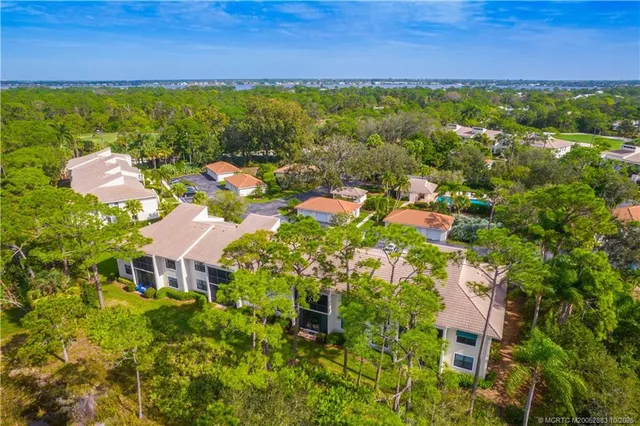 a picture of a building