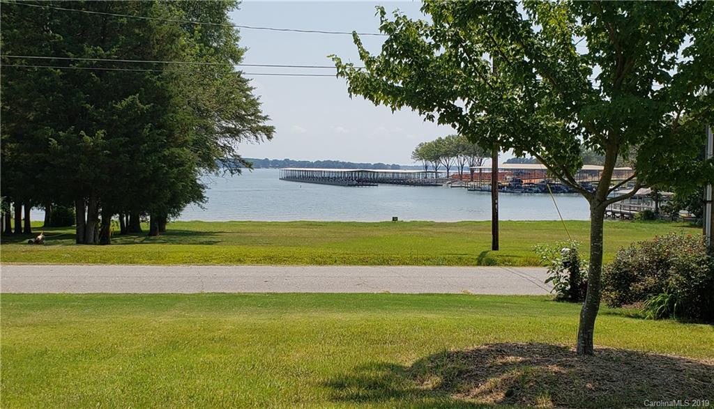 131 Surfside Road Mooresville, NC 28117 - Photo 1 of 4 Gallery Image 1