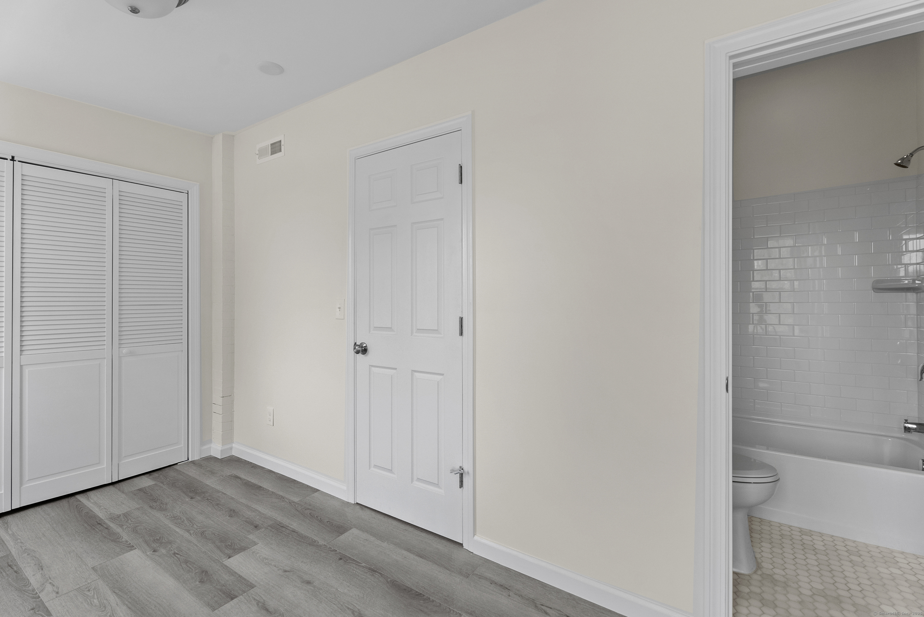 72 South Main Street, Unit 2C Wallingford, CT 06492 - Photo 6 of 10 a view of an empty room