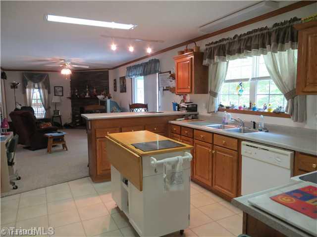 482 Will Boone Road Mocksville, NC 27028 - Photo 4 of 16 Kitchen.