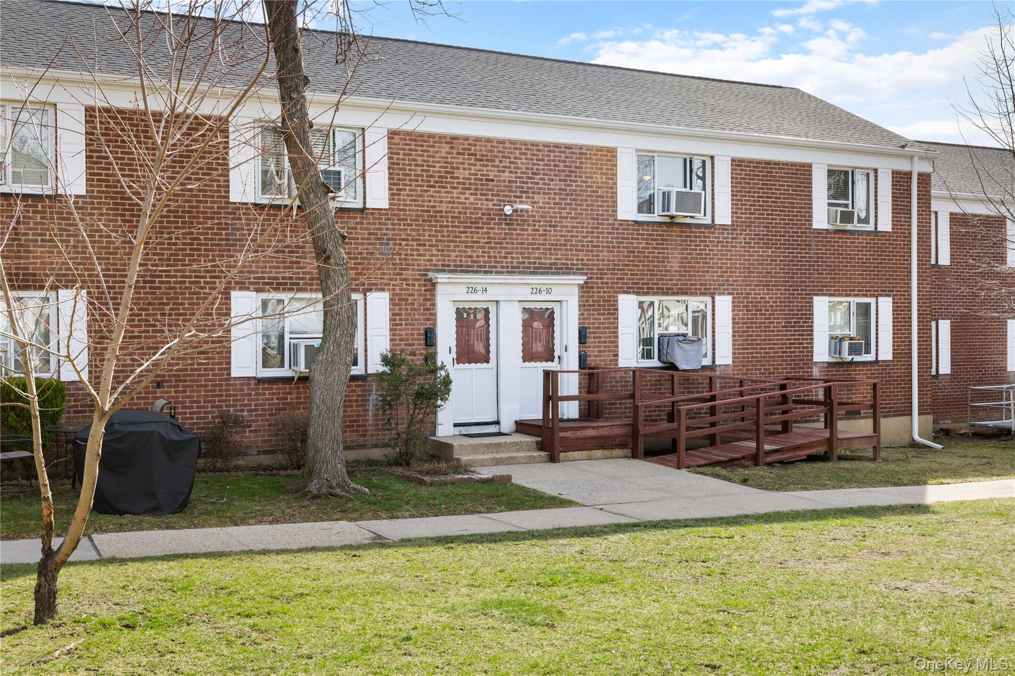 226-10 Manor Road, Unit UPPR Queens, NY 11427 - Photo 2 of 21