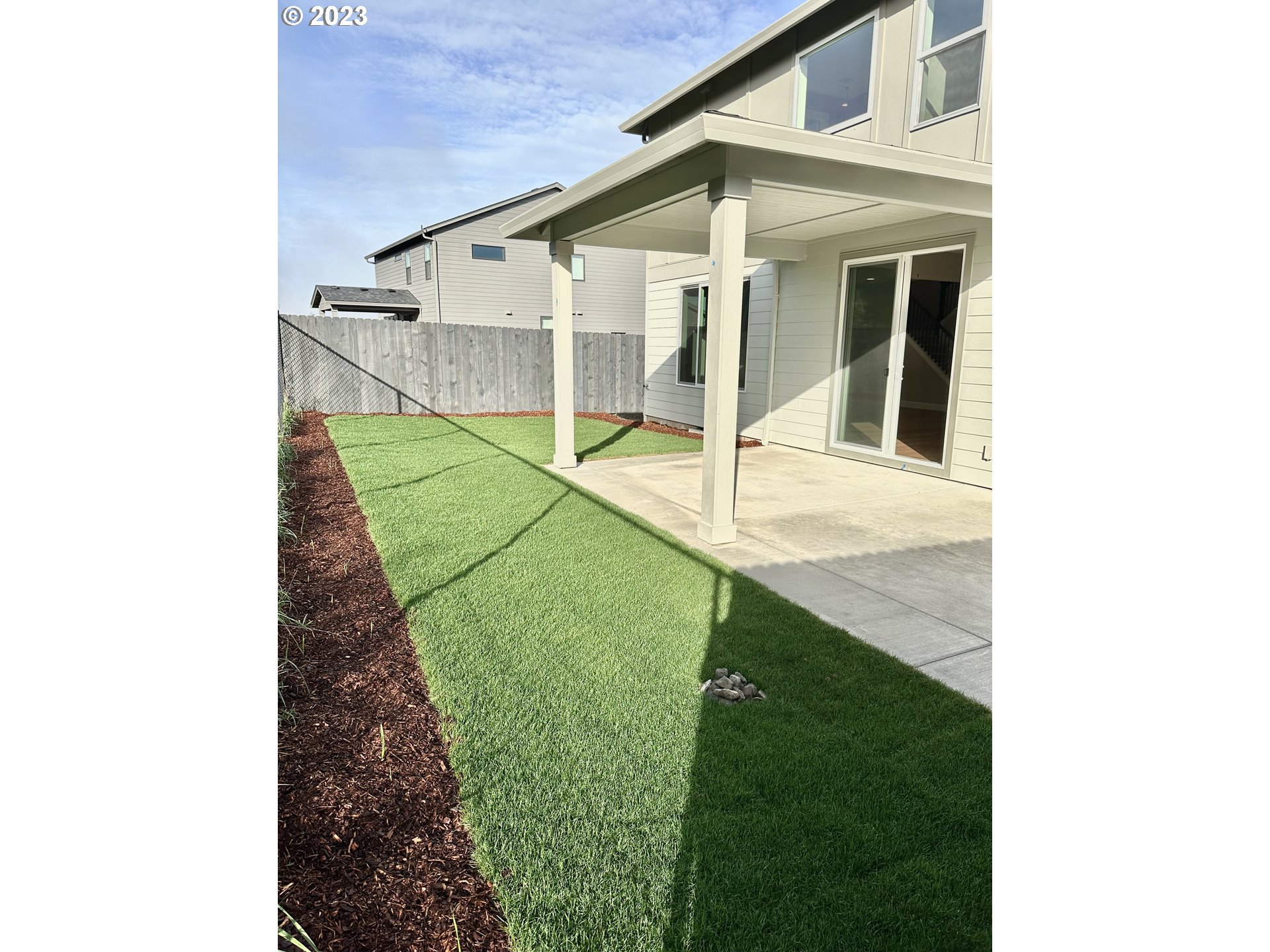 290 West Laurel Street Washougal, WA 98671 - Photo 19 of 20 a view of a house with a swimming pool