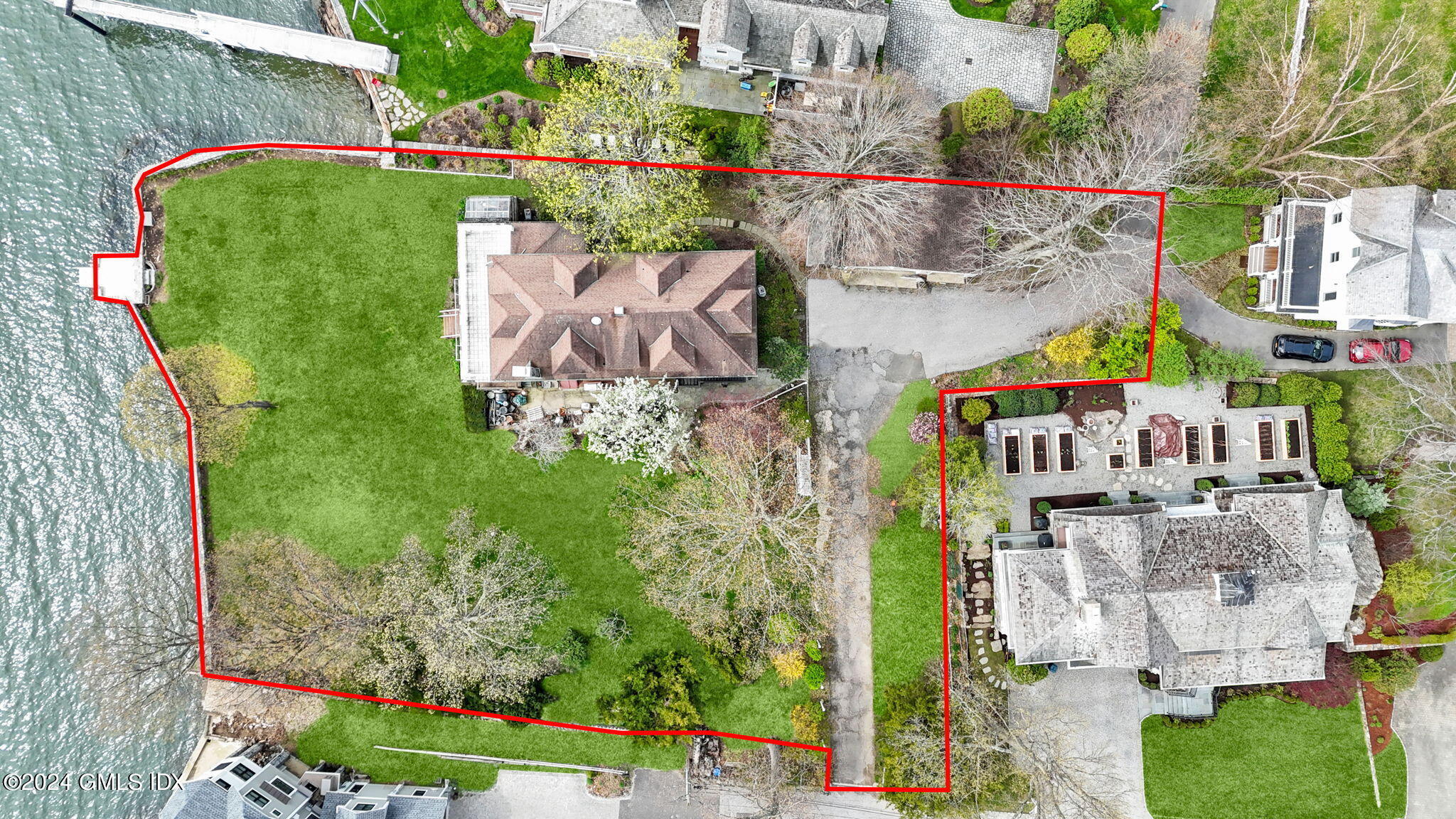 33 Byram Shore Road Greenwich, CT 06830 - Photo 14 of 16 a bird view of building and outdoor space