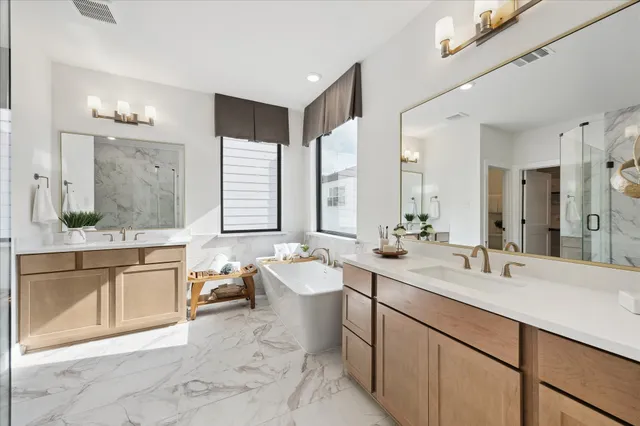 $765,000 | 1422 Caywood Lane, Unit D, Houston, TX 77055