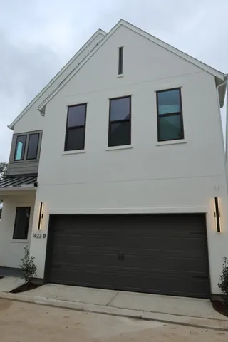 $765,000 | 1422 Caywood Lane, Unit D, Houston, TX 77055
