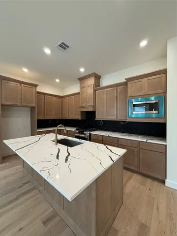 $794,432 | 1422 Caywood Lane, Unit D, Houston, TX 77055