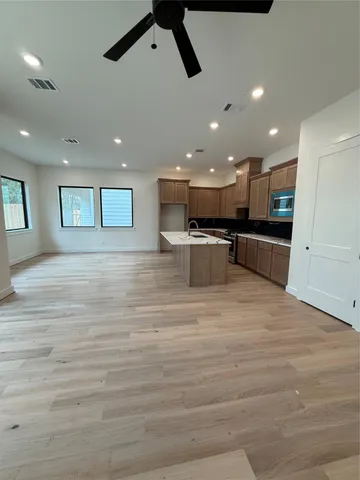 $794,432 | 1422 Caywood Lane, Unit D, Houston, TX 77055