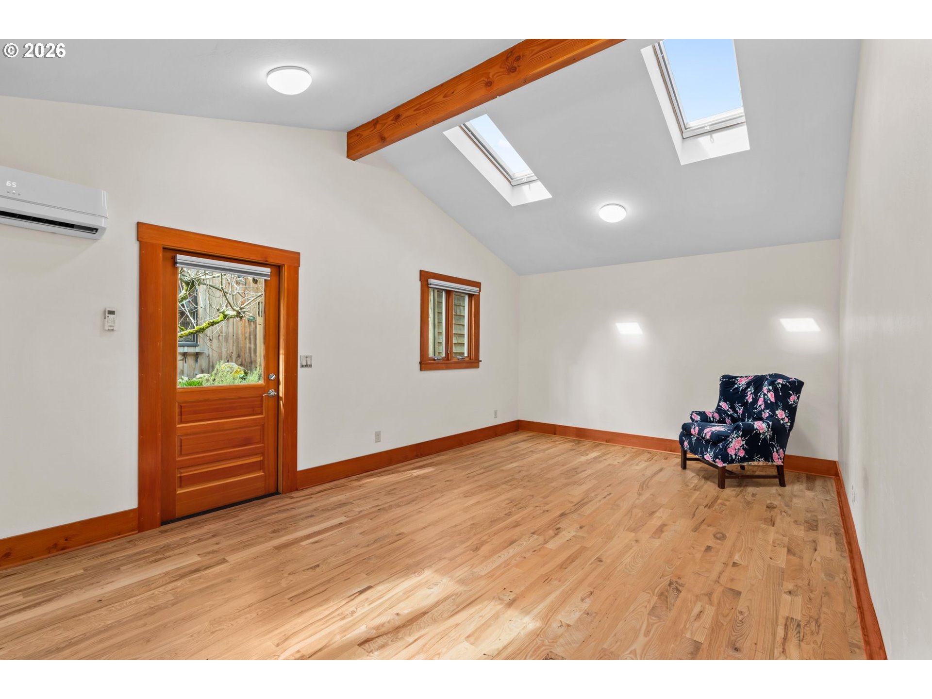 320 High Street Eugene, OR 97401 - Photo 12 of 48 Bathroom