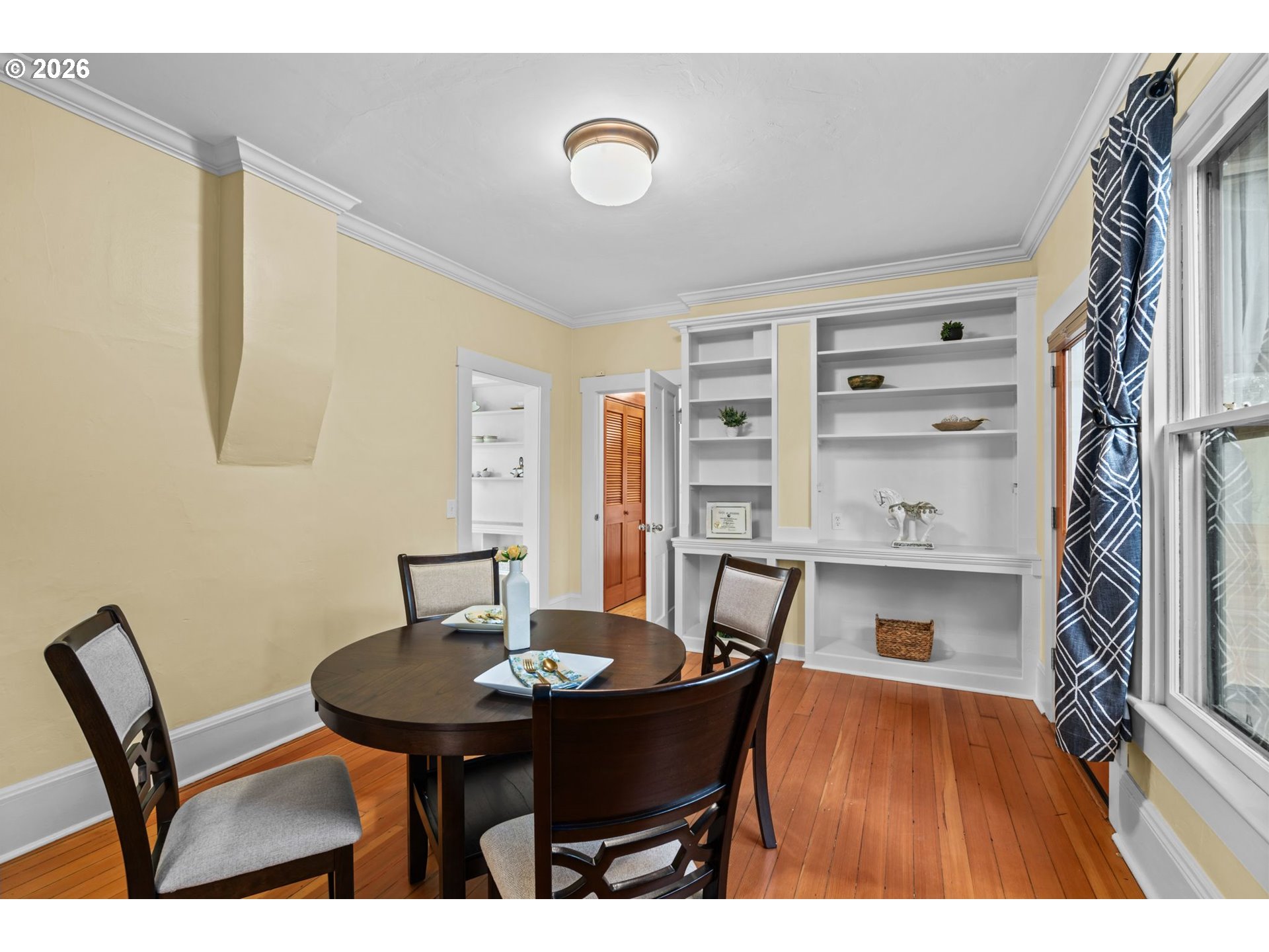 320 High Street Eugene, OR 97401 - Photo 8 of 48 Living Room/Dining Room