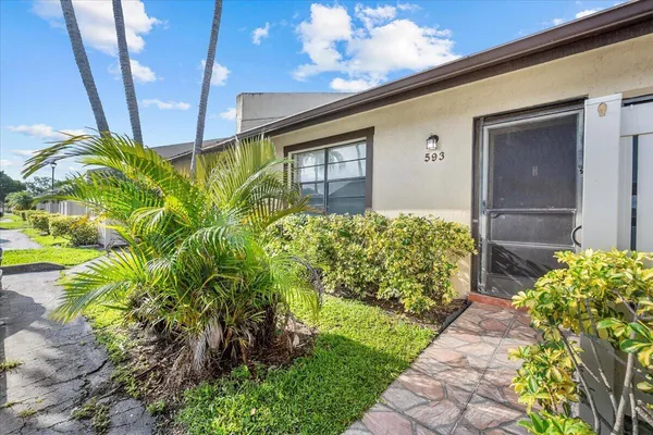 $349,990 | 593 Banks Road, Unit 593, Margate, FL 33063