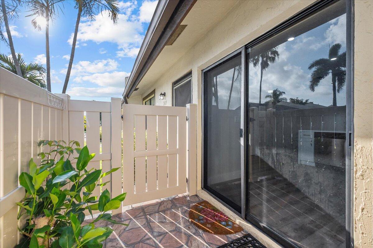 593 Banks Road, Unit 593 Margate, FL 33063 - Photo 5 of 30 09-CBW_7041