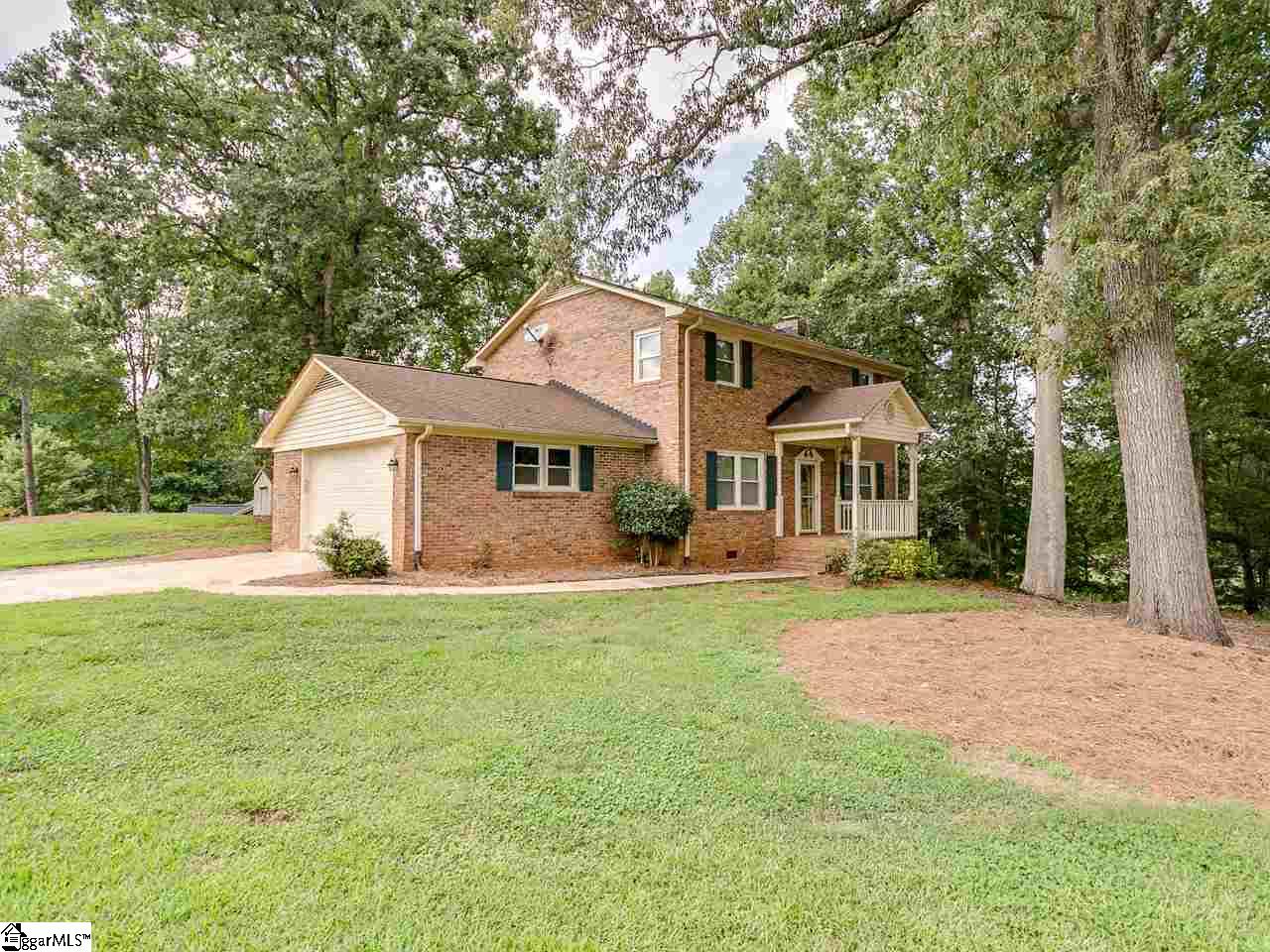 125 Chestnut Lake Drive Inman, SC 29349 - Photo 2 of 32