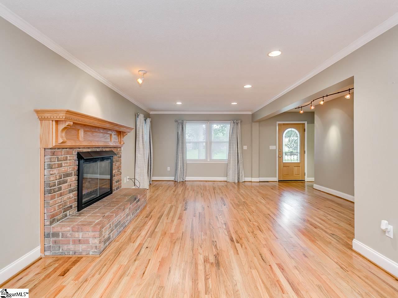 125 Chestnut Lake Drive Inman, SC 29349 - Photo 8 of 32