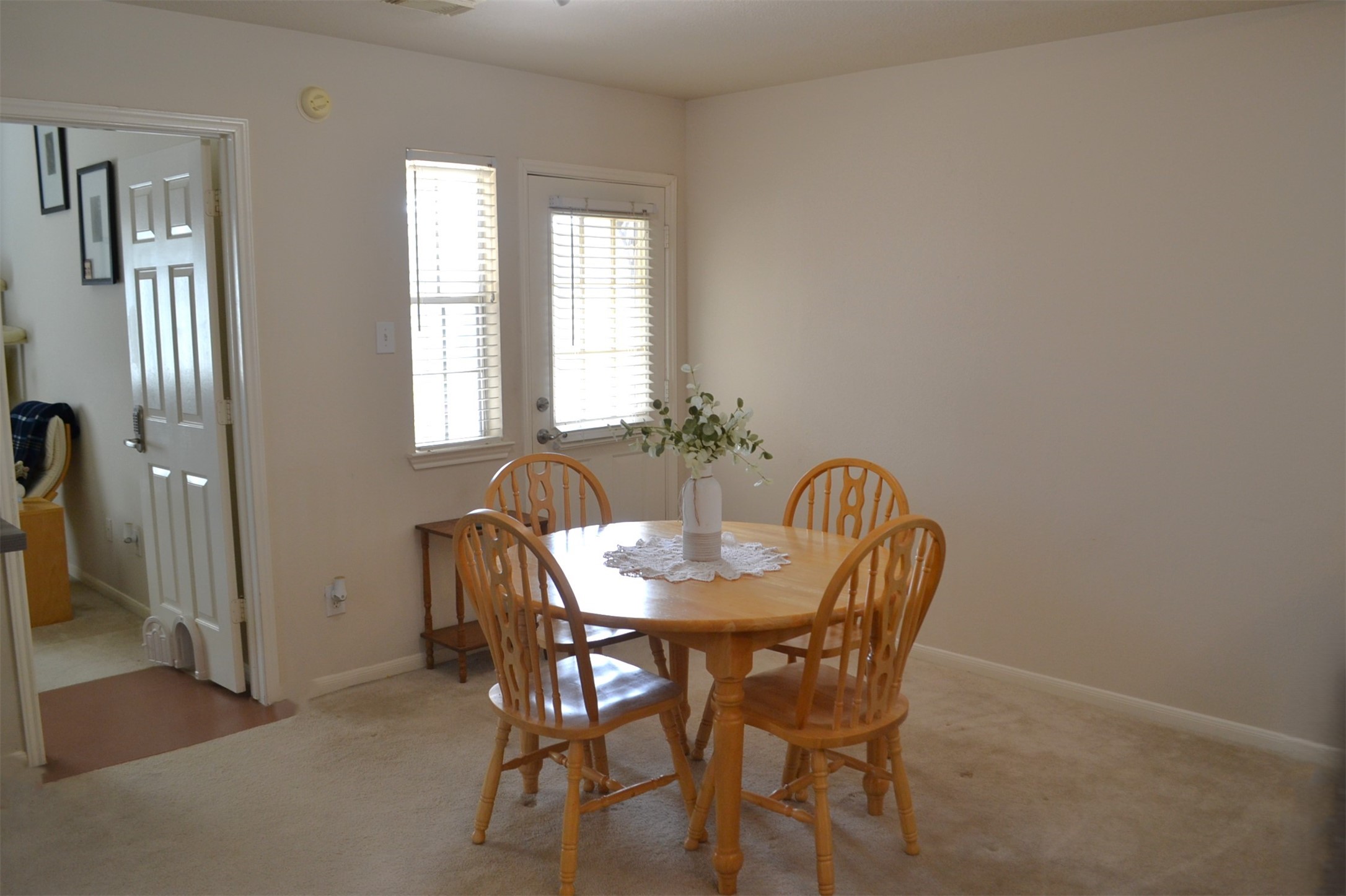 121 Golfview Court Conroe, TX 77356 - Photo 7 of 37