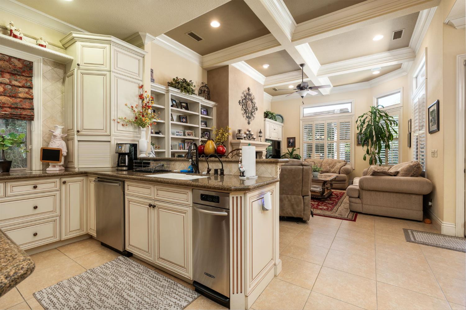 1823 Decatur Avenue Clovis, CA 93611 - Photo 23 of 68