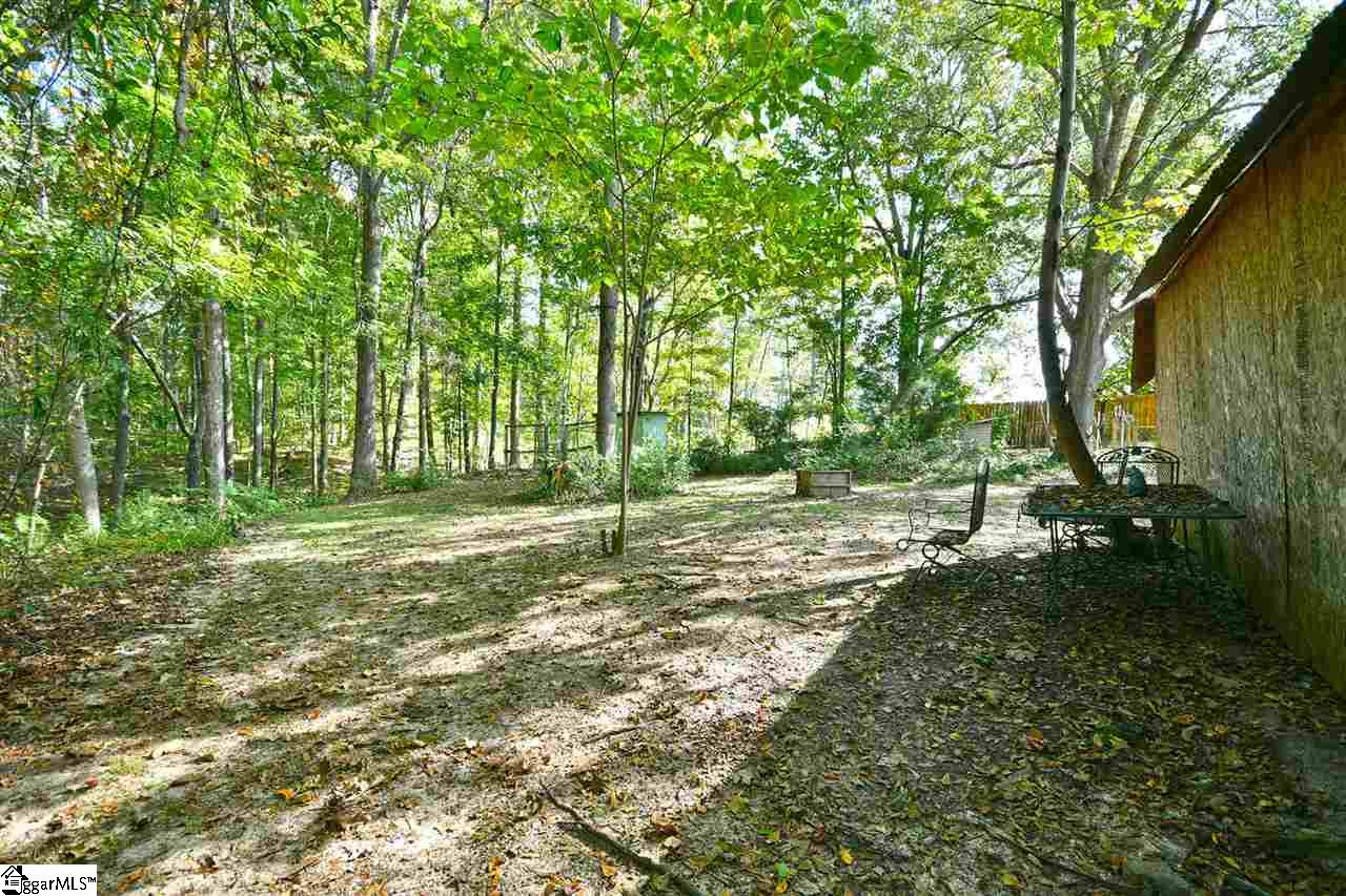 253 Lolly Road Gray Court, SC 29645 - Photo 5 of 36