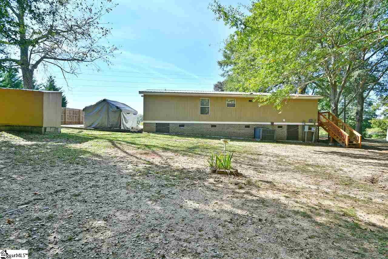 253 Lolly Road Gray Court, SC 29645 - Photo 6 of 36
