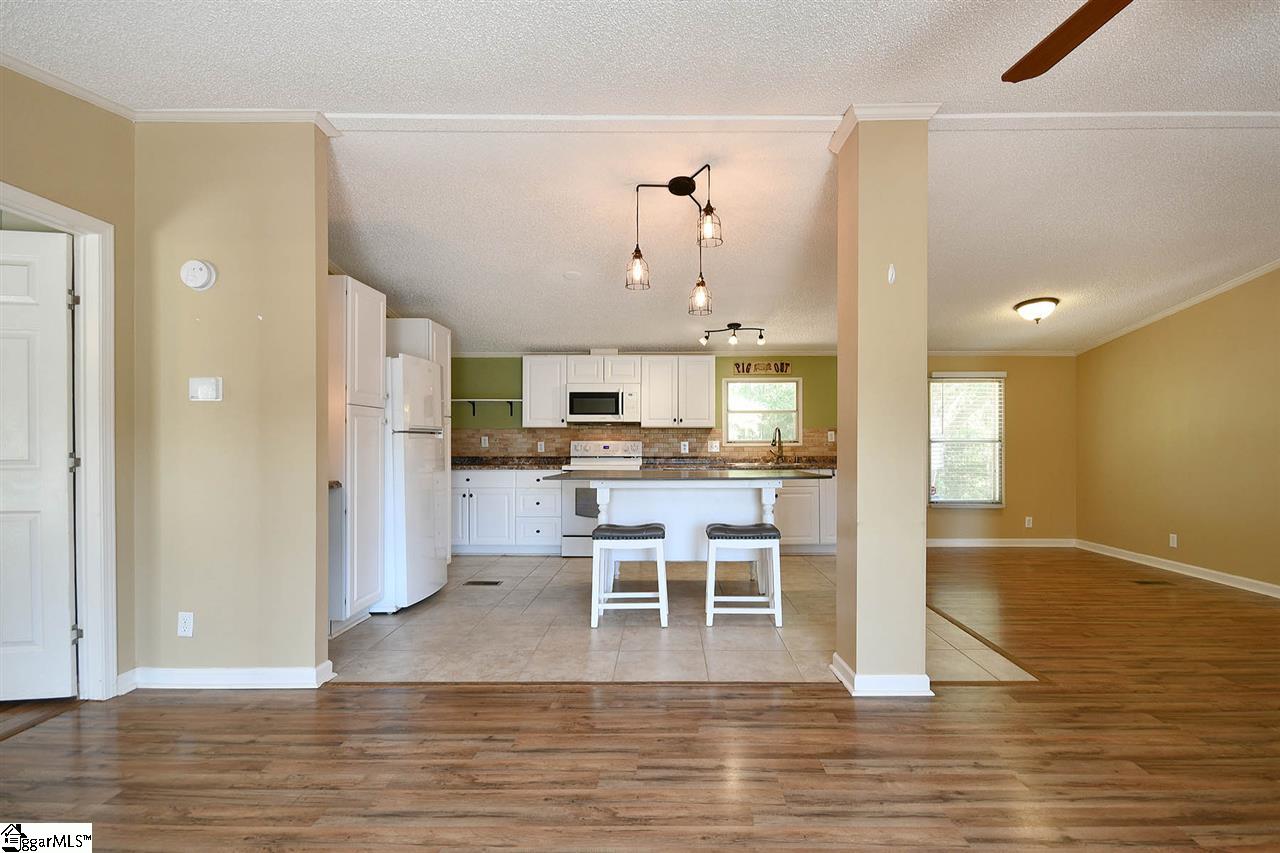 253 Lolly Road Gray Court, SC 29645 - Photo 10 of 36