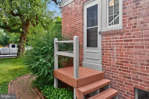 $725,000 | 702 McNeill Road, Silver Spring, MD 20910