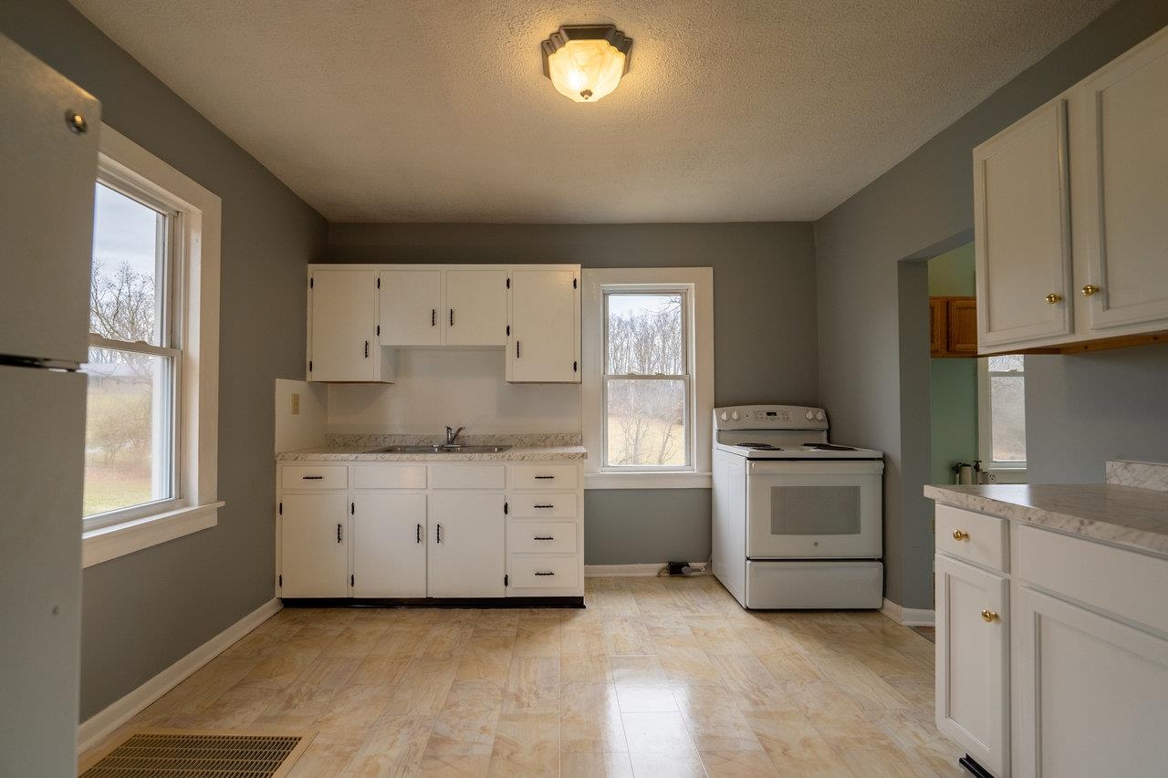 3796 East Point Road Elkton, VA 22827 - Photo 11 of 42 Gallery Image 11