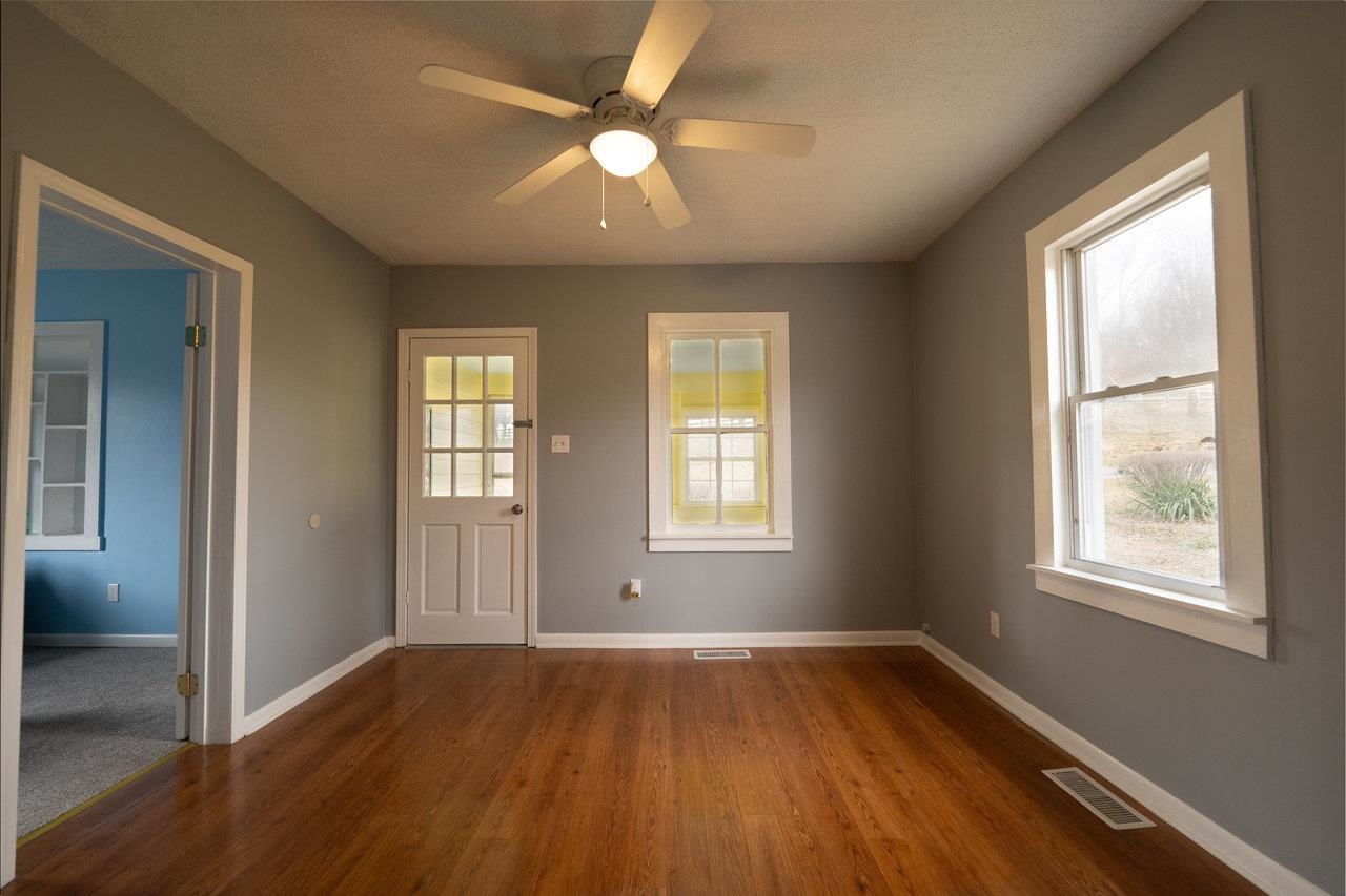 3796 East Point Road Elkton, VA 22827 - Photo 4 of 42 Gallery Image 4