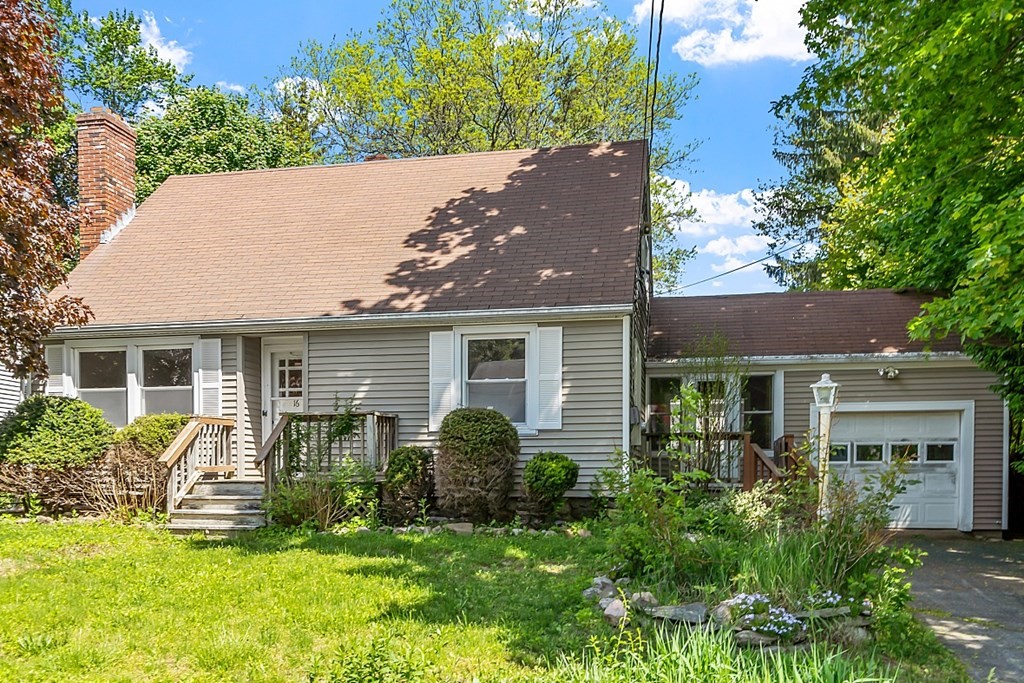 16 Benjamin Road Worcester, MA 01602 - Photo 1 of 40 Gallery Image 1
