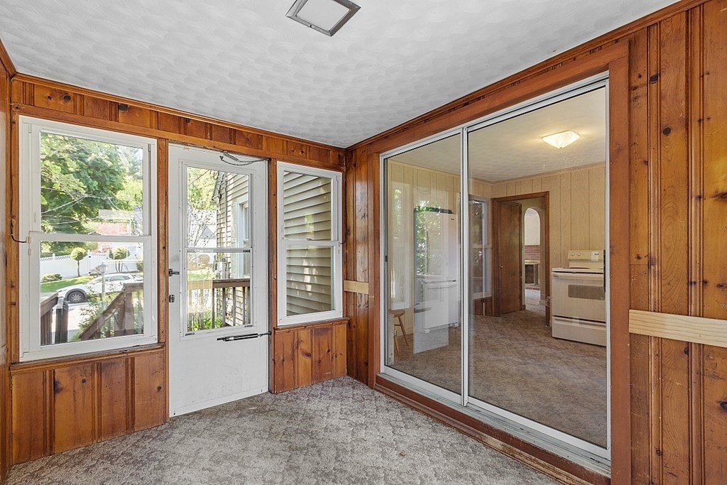16 Benjamin Road Worcester, MA 01602 - Photo 13 of 40 Gallery Image 13