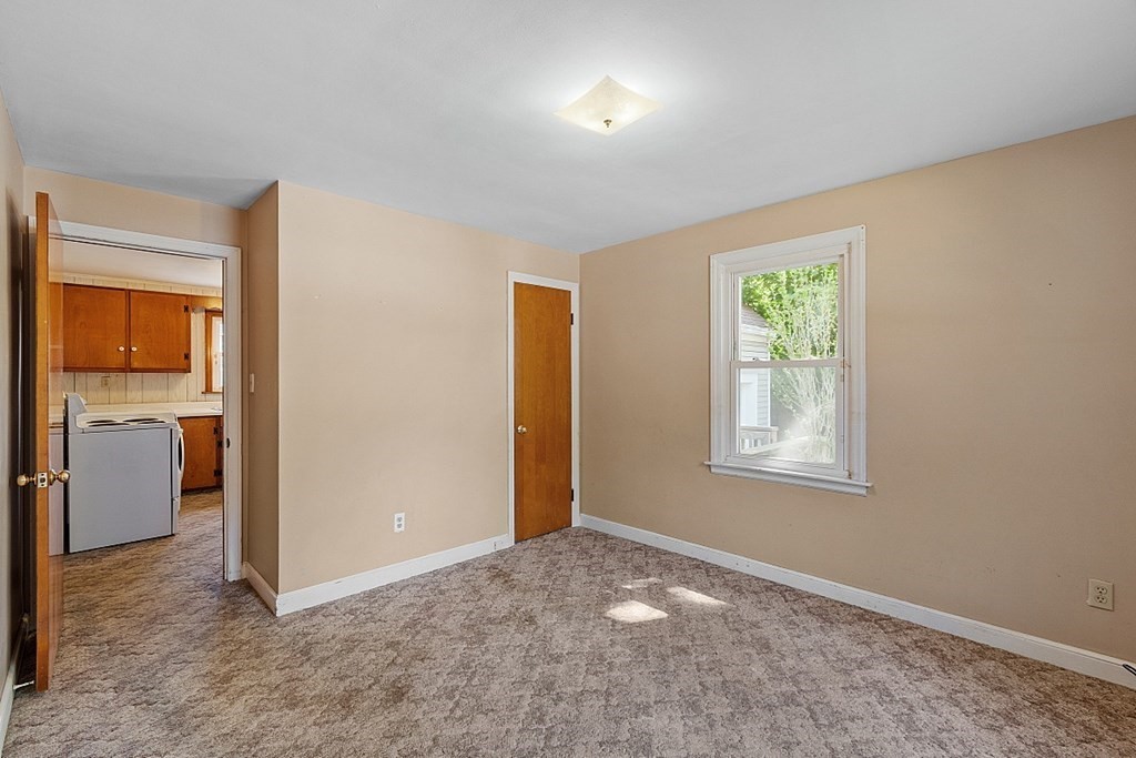 16 Benjamin Road Worcester, MA 01602 - Photo 15 of 40 Gallery Image 15