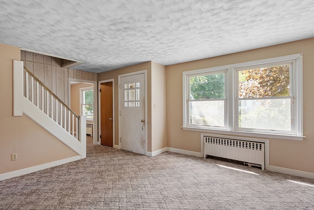 16 Benjamin Road Worcester, MA 01602 - Photo 17 of 40 Gallery Image 17