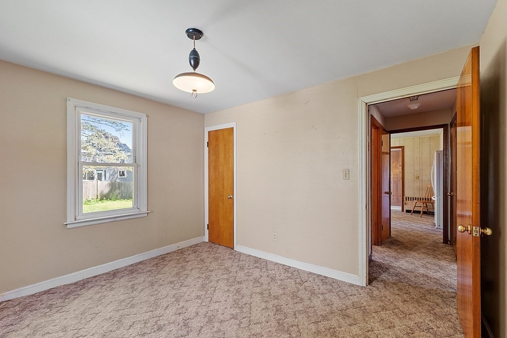 16 Benjamin Road Worcester, MA 01602 - Photo 20 of 40 Gallery Image 20