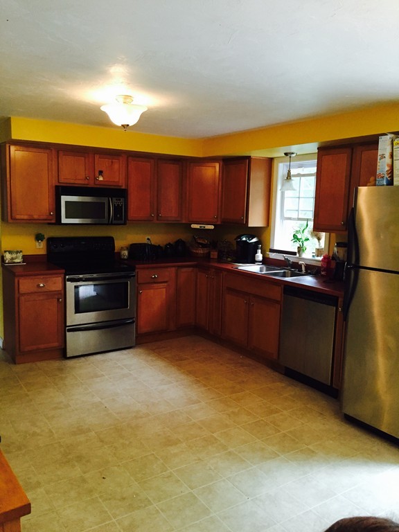 236 Main Street Clinton, MA 01510 - Photo 2 of 14 Gallery Image 2