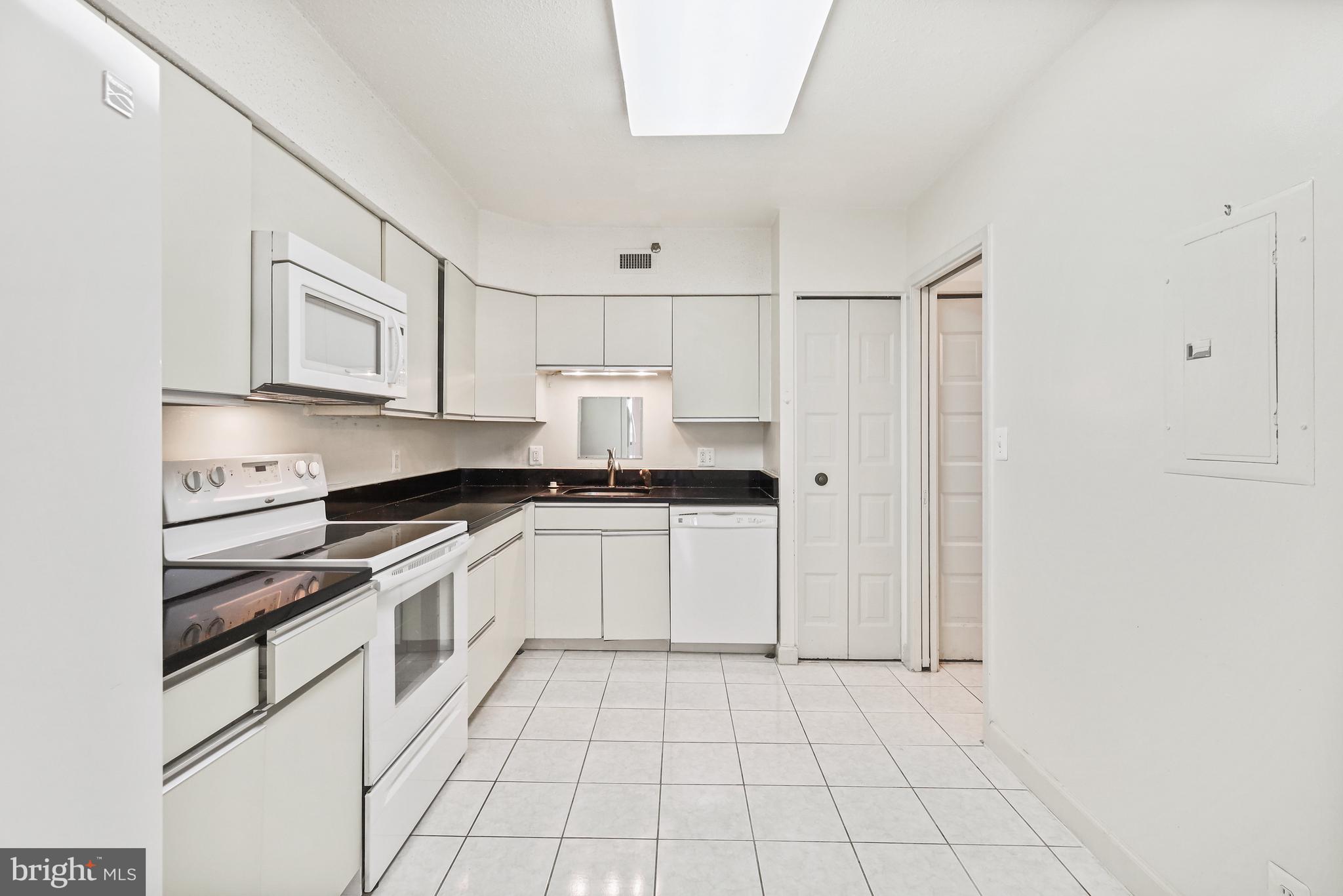 5501 Seminary Road, Unit 1702S Falls Church, VA 22041 - Photo 9 of 41