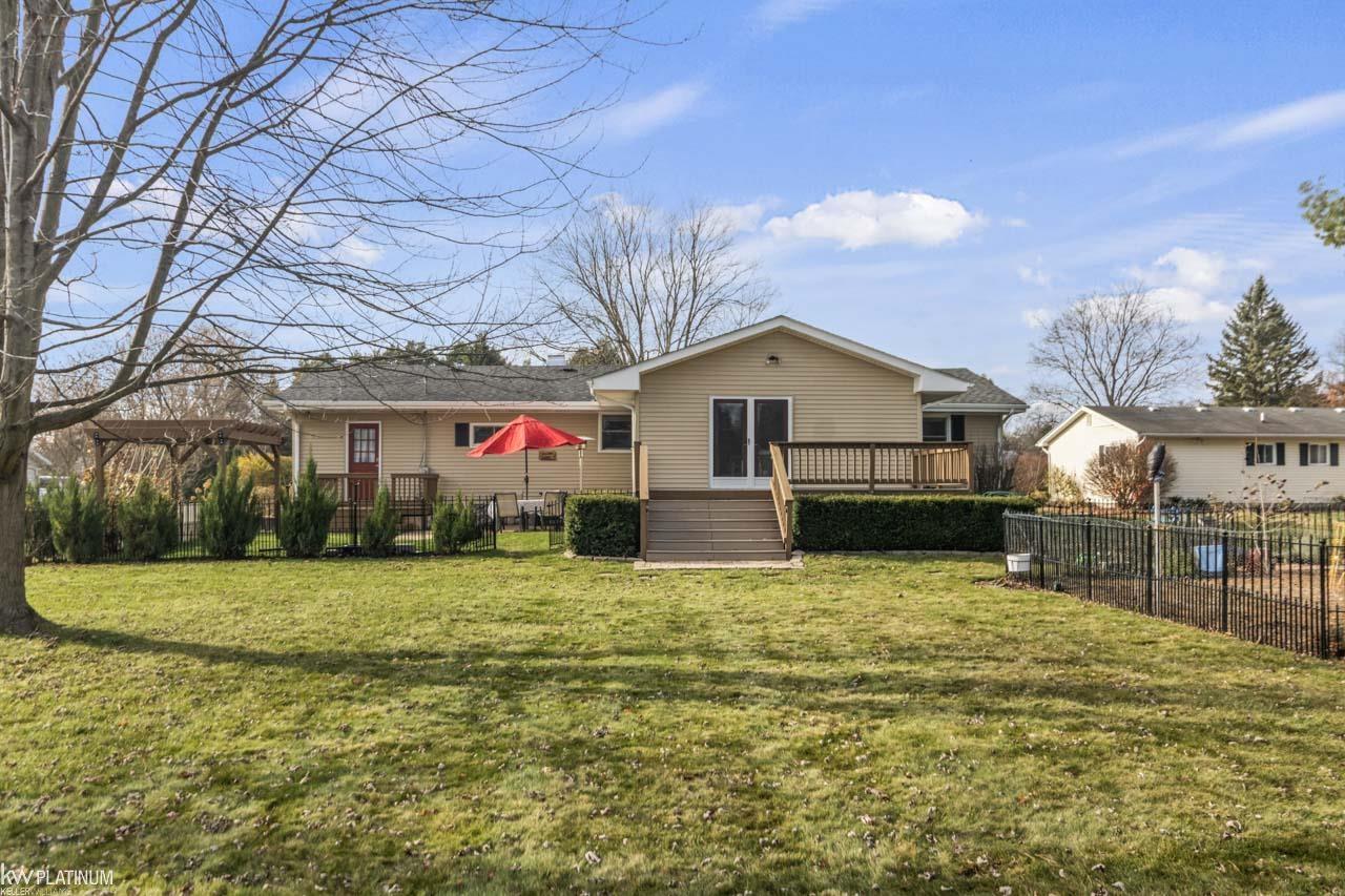 3230 Range Road Port Huron, MI 48060 - Photo 35 of 42 50194454-a695028b-bebb-454b-9972-e287b8272ef0.JPG