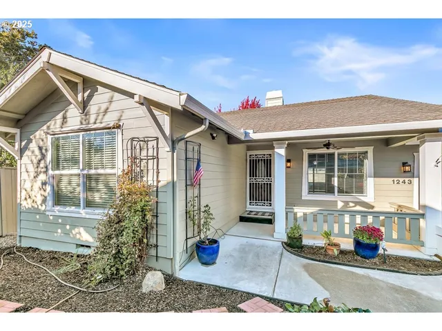 $394,900 | 1243 Shafer Lane, Medford, OR 97501