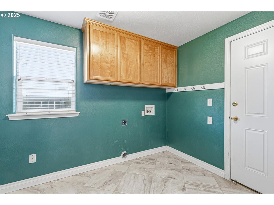 1243 Shafer Lane Medford, OR 97501 - Photo 22 of 29