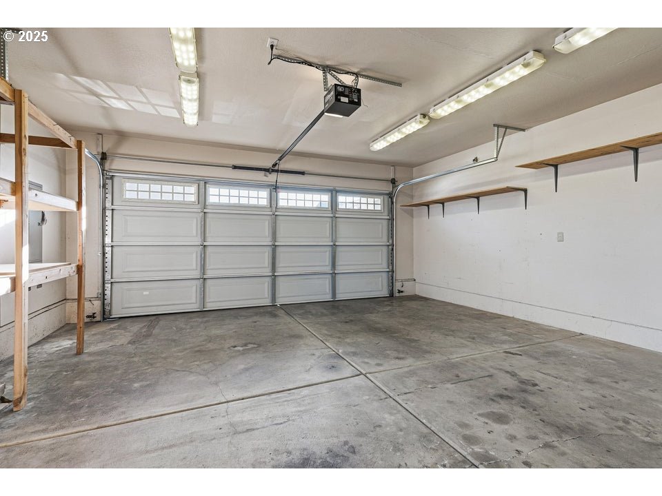 1243 Shafer Lane Medford, OR 97501 - Photo 23 of 29