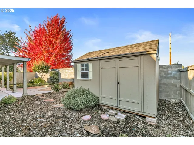 $394,900 | 1243 Shafer Lane, Medford, OR 97501