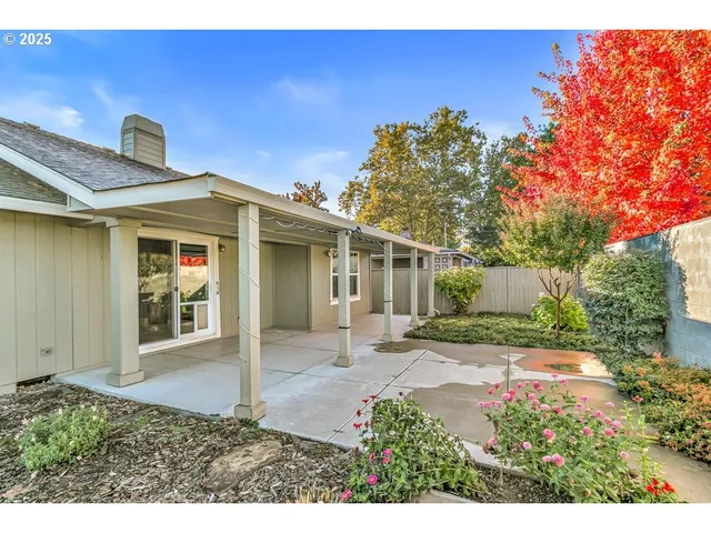 $394,900 | 1243 Shafer Lane, Medford, OR 97501