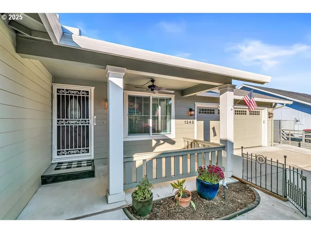 $394,900 | 1243 Shafer Lane, Medford, OR 97501