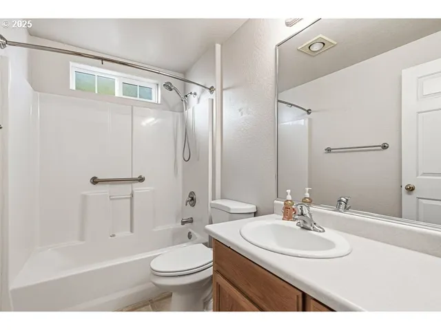 $394,900 | 1243 Shafer Lane, Medford, OR 97501