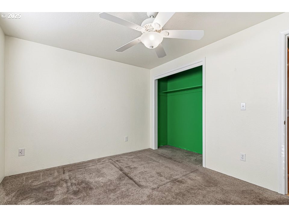 1243 Shafer Lane Medford, OR 97501 - Photo 10 of 29