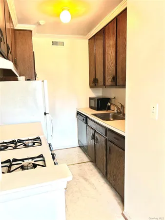 $1,950 | 115 Artist Lake Drive, Middle Island, NY 11953