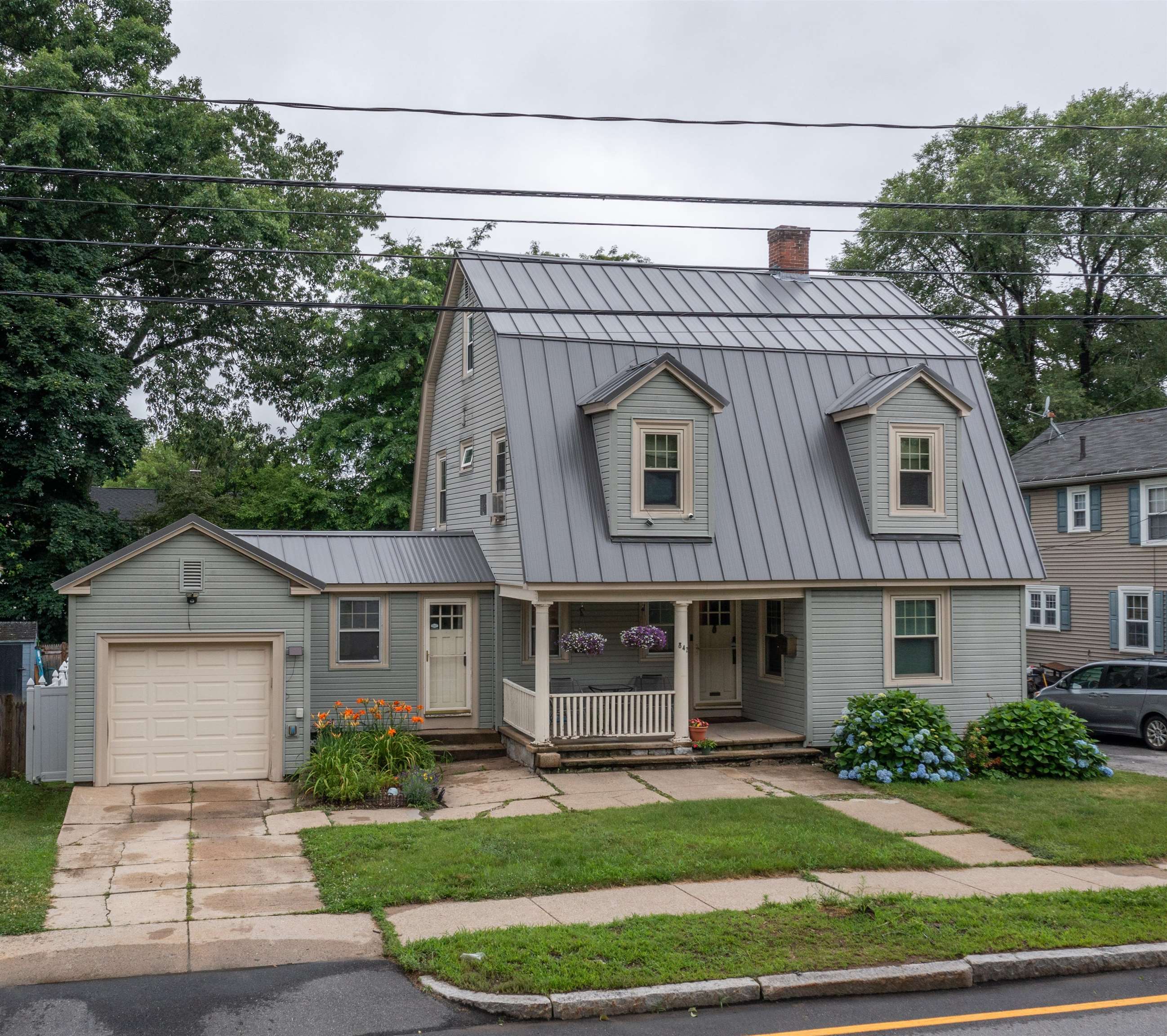 842 Maple Street Manchester, NH 03104 - Photo 1 of 27 Gallery Image 1