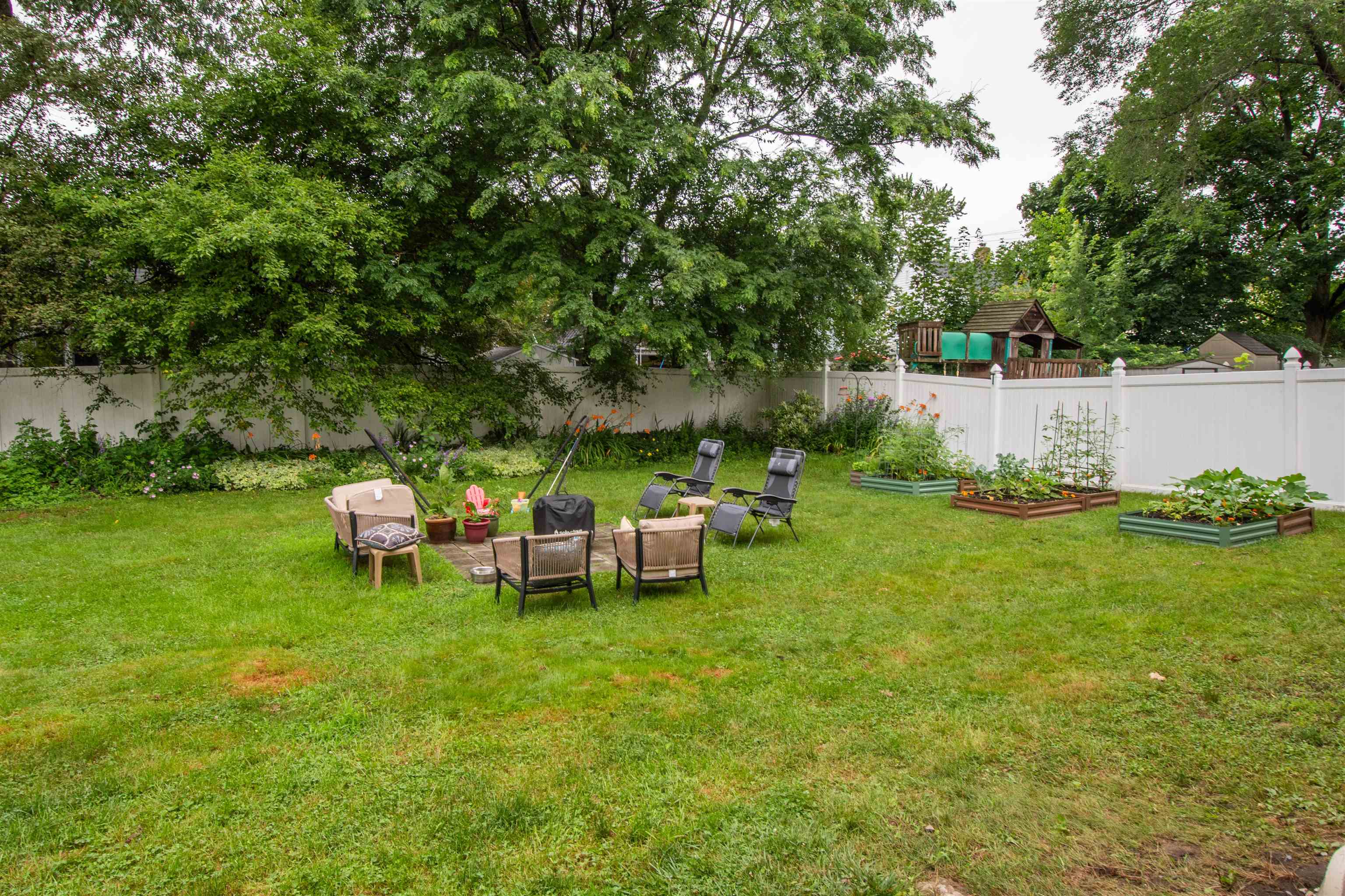 842 Maple Street Manchester, NH 03104 - Photo 5 of 27 Gallery Image 5
