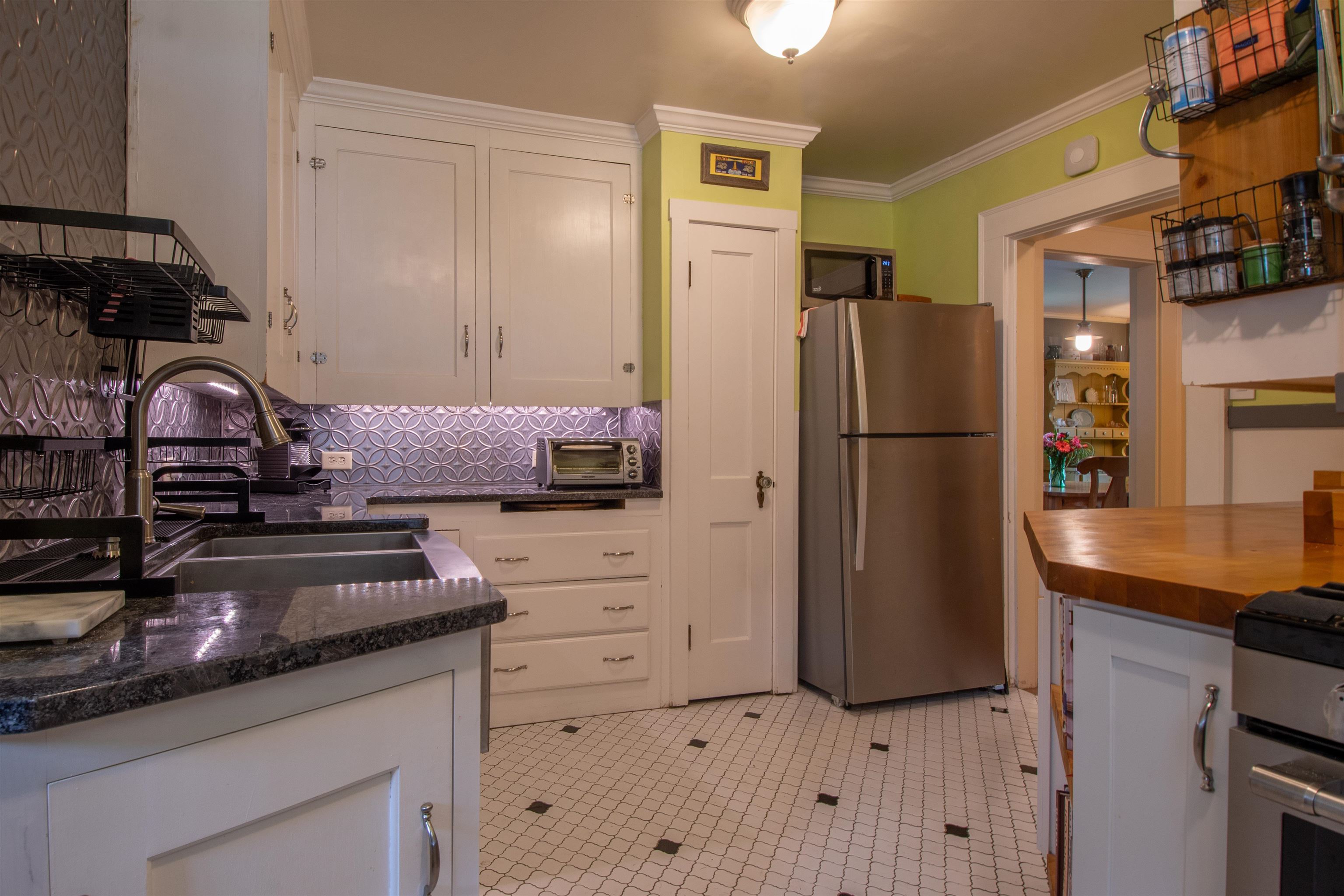 842 Maple Street Manchester, NH 03104 - Photo 10 of 27 Gallery Image 10