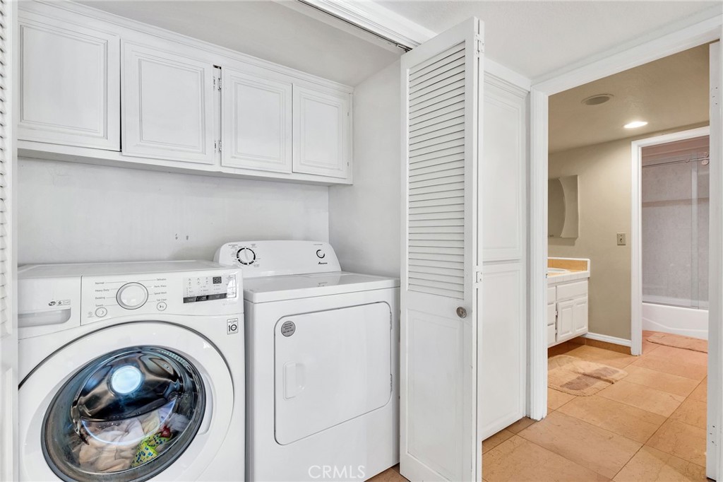 6516 Sandy Point Court Rancho Palos Verdes, CA 90275 - Photo 24 of 49 Laundry area