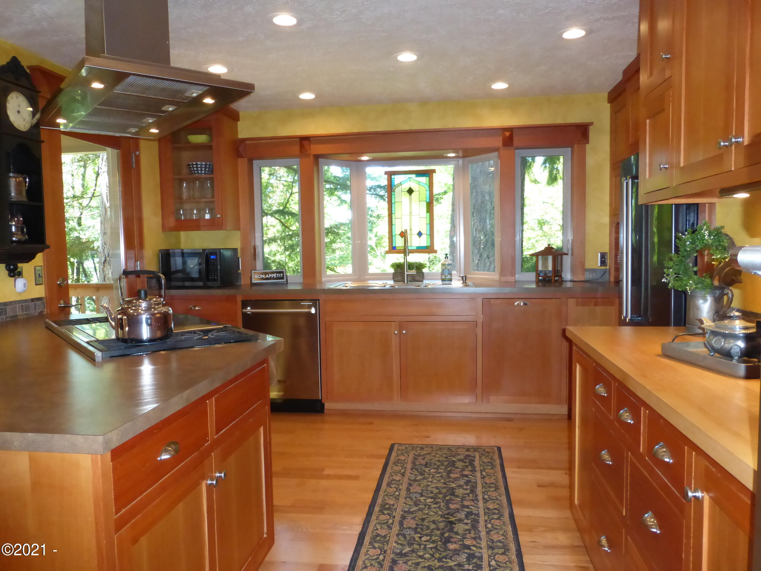 1435 Northeast Wagon Road Toledo, OR 97391 - Photo 13 of 51 Kitchen